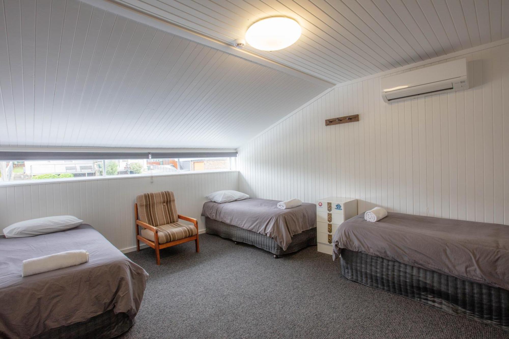 جيندابين Kookaburra Lodge الغرفة الصورة