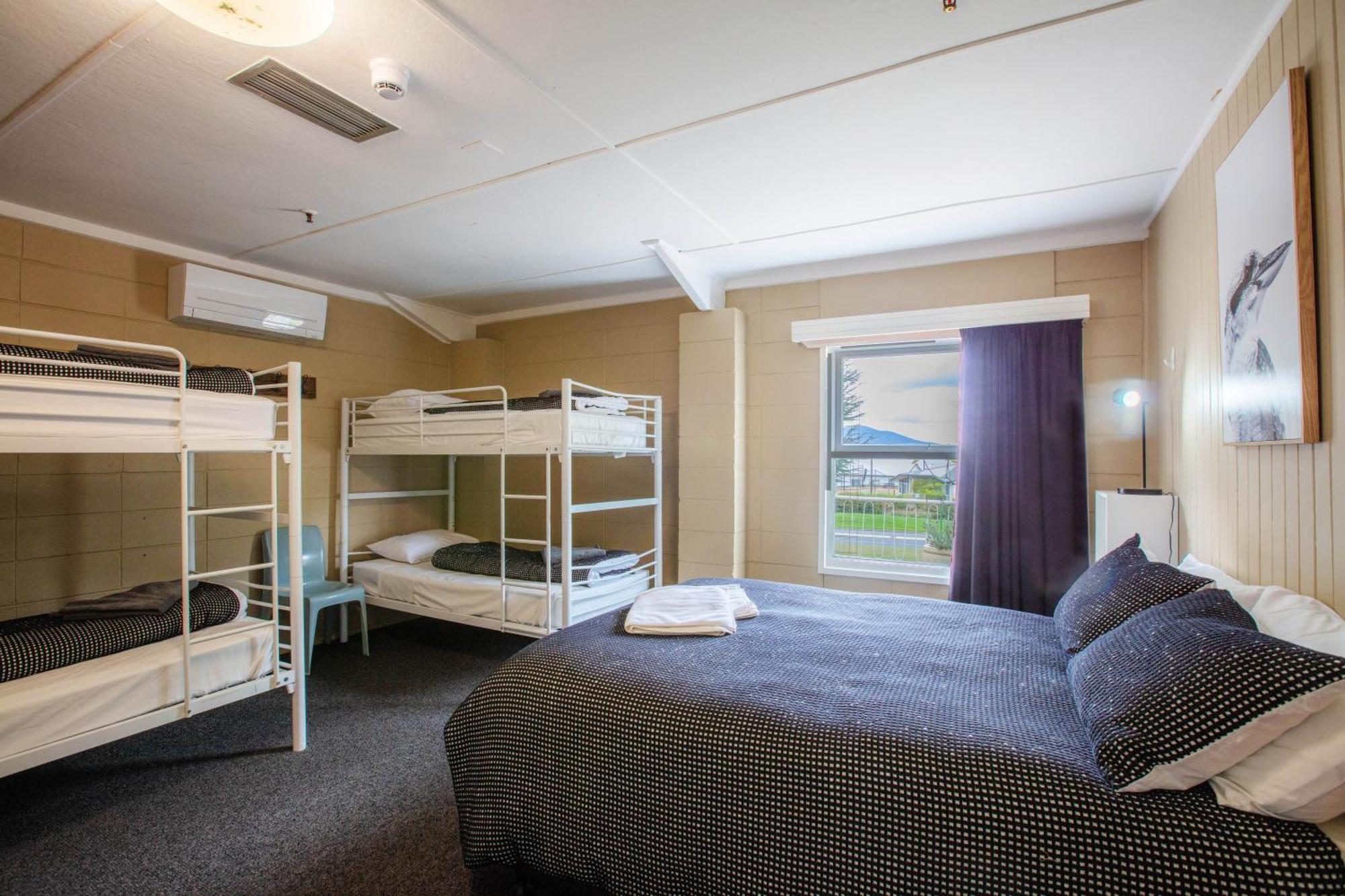 جيندابين Kookaburra Lodge الغرفة الصورة